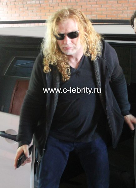 Лидер MEGADETH бегает от фанатов в Москве