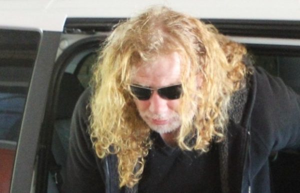 Лидер MEGADETH бегает от фанатов в Москве