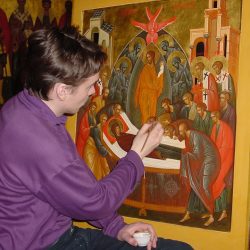 за иконой
