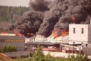 Масштабный пожар в Зеленограде тушили с помощью вертолетов