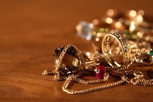 Зеленоградка обокрала свою престарелую родственницу