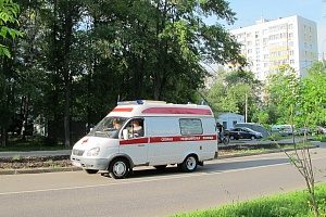 Неизвестные обстреляли из пневматики машину скорой помощи