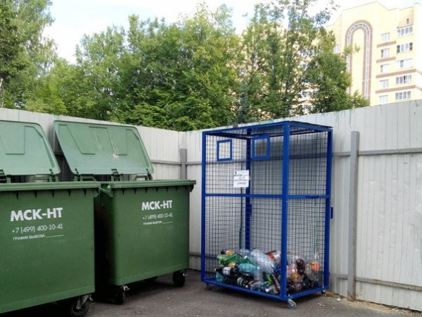 Началась установка контейнеров для сбора пластиковых бутылок