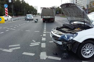 Автоледи устроила ДТП на перекрестке, проехав на красный