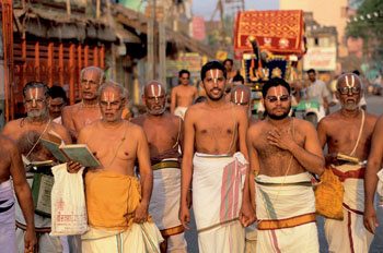 Кто такие индийские неприкасаемые, и можно ли их трогать?