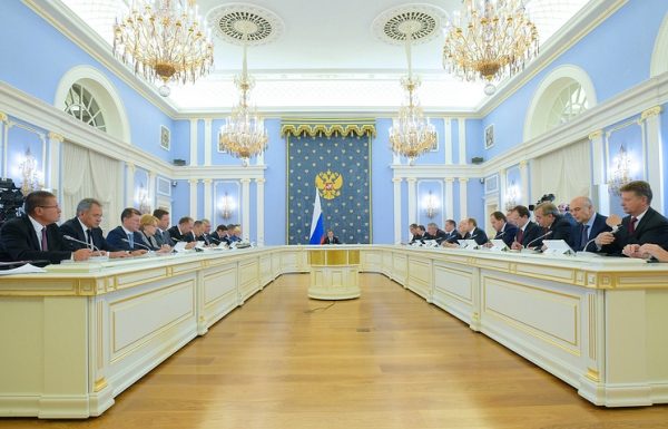 Правительство РФ внесет в Госдуму проект бюджета на 2017-2019 гг.