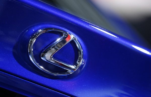 В Киеве продажи Lexus взлетели почти в три раза