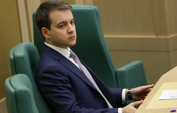 Минкомсвязи прогнозирует "драматическое снижение" числа банковских карт