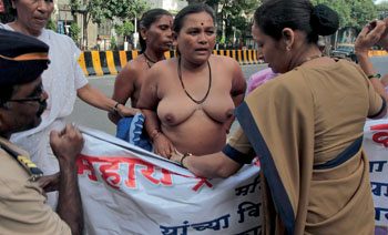 Кто такие индийские неприкасаемые, и можно ли их трогать?