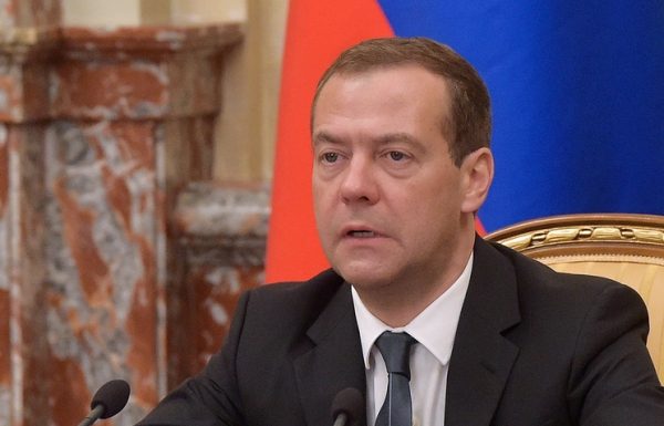 Медведев внес в Госдуму проект трехлетнего бюджета