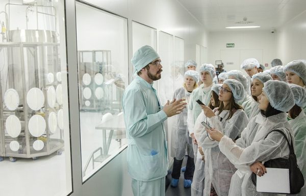 Mitsui намерена купить 10% акций российской "Р-Фарм" за $100 млн