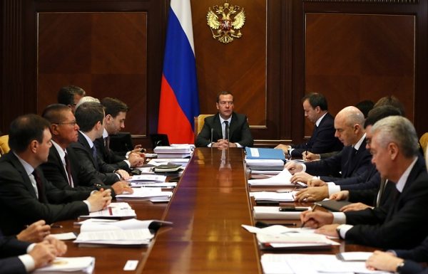 Медведев: электронное правительство должно работать быстро и в режиме реального времени