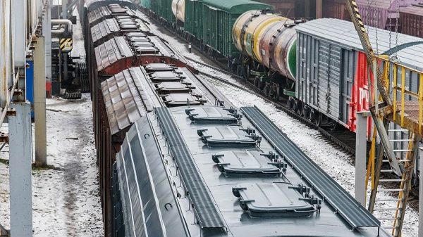 Оператор пошел к вагонам