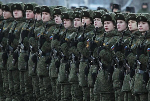 Контрактники смогут получить гражданскую специальность