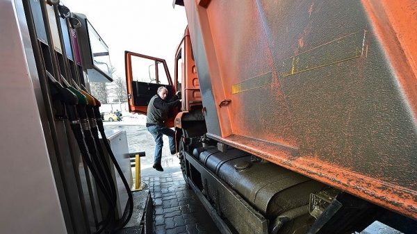 Бензин и дизтопливо набирают высоту