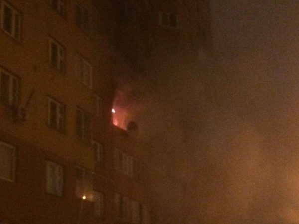 При пожаре в квартире спасены семь человек
