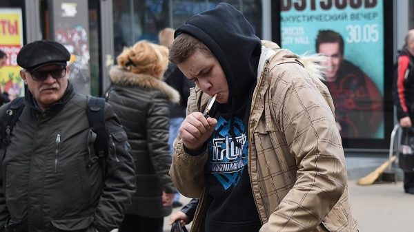 Из пачки вон