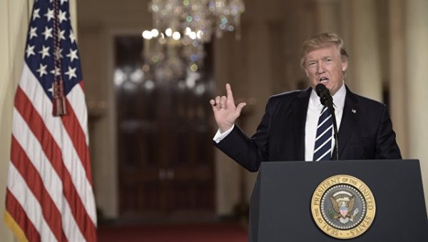 Трамп обвинил "нечестные СМИ" в искажении его слов