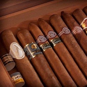 Что ему подарить?