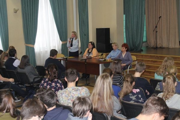 В Зеленограде состоялась встреча представителей власти с подростками