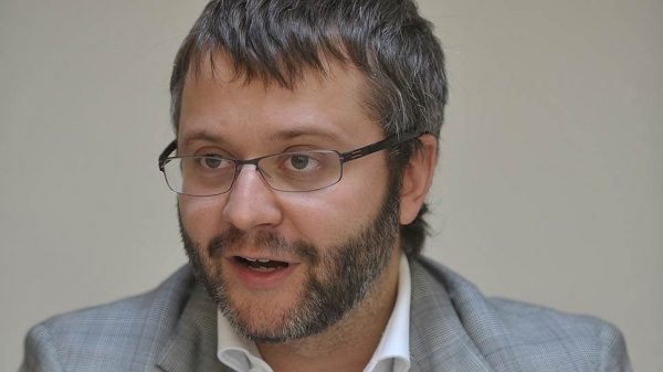 "В футбол, например, не все играют, бегает куда больше людей"