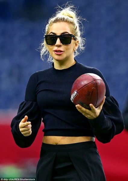 Lady Gaga не хранит подарки от бывших