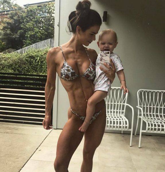 seksual-naya-mnogodetnaya-mama-stala-zvezdoj-instagram