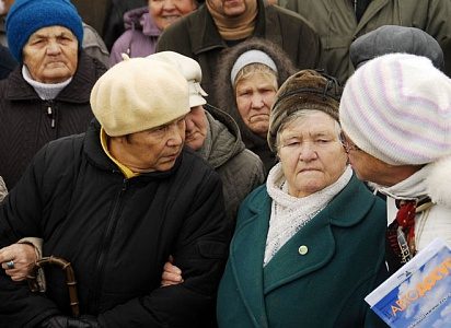 vnedrenie-karty-mir-grozit-novy-mi-poborami-dlya-pensionerov