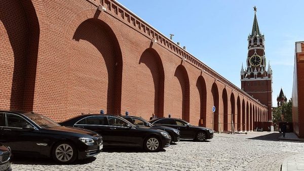 Закупки для "Кортежа" покроют тонировкой