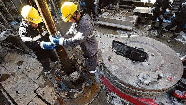 Нефть и газ почти не ищут