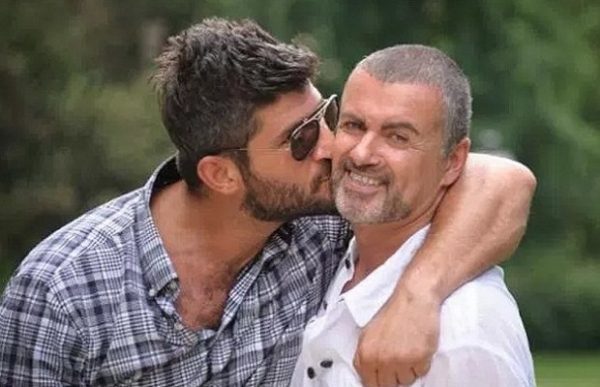 АУДИО: Любовник Джорджа Майкла сообщает о смерти звезды