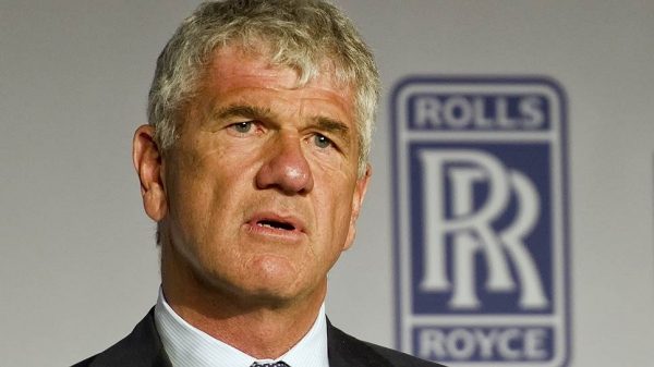Бывший генеральный директор Rolls-Royce допрошен в рамках дела о коррупции