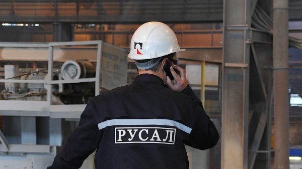 "Русал" гонят на биржу