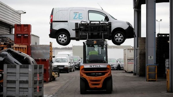 Автомобили просочились в сеть