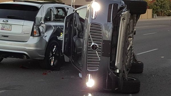У Uber проблемы с автомобилями и женщинами