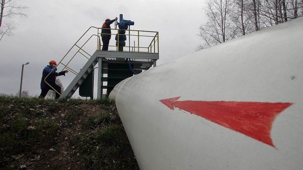 Топливо выманивают из Прибалтики