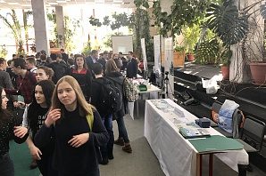 
		                    Предприятяи Зеленограда, совместно с КП "КРЗ" наградили школьников по итогам профориентационных курсов		                