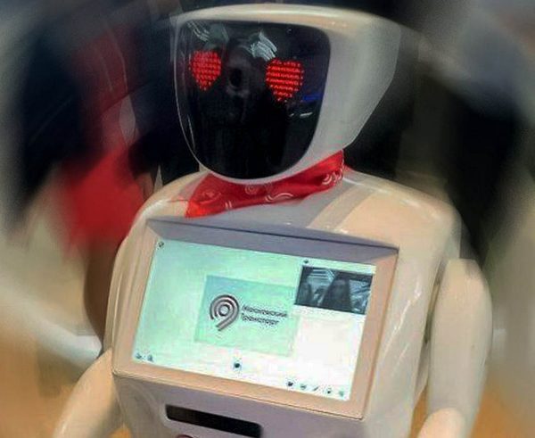robot-metrosha-stal-sotrudnikom-stolichnoj-podzemki