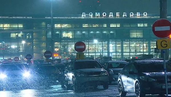 zhurnalistov-moskovskogo-telekanala-rasstrelyali-po-puti-v-domodedovo