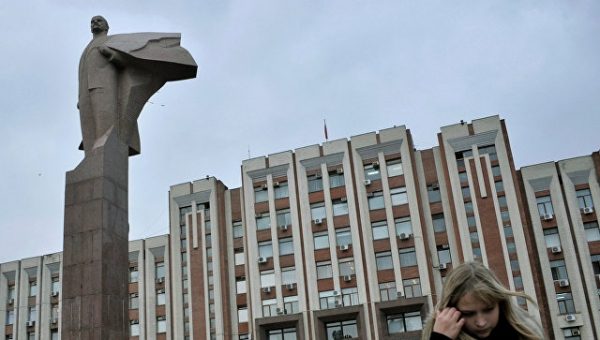 В Кишиневе полиция пыталась помешать вылету депутата ПМР в Москву