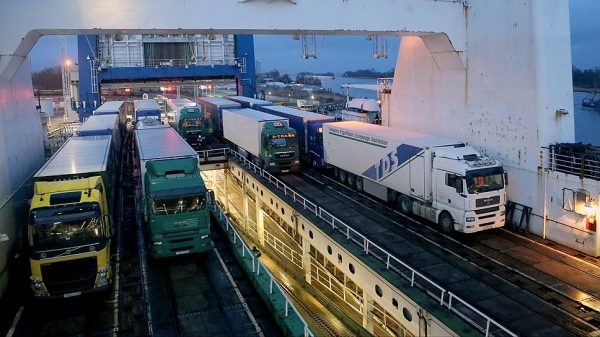 Железные дороги спускают на воду