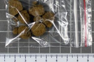 В 3 микрорайоне задержали двух зеленоградцев с наркотиками
