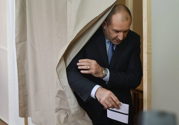 Политика вмешательства: перед выборами в парламент София ссорится с Анкарой
