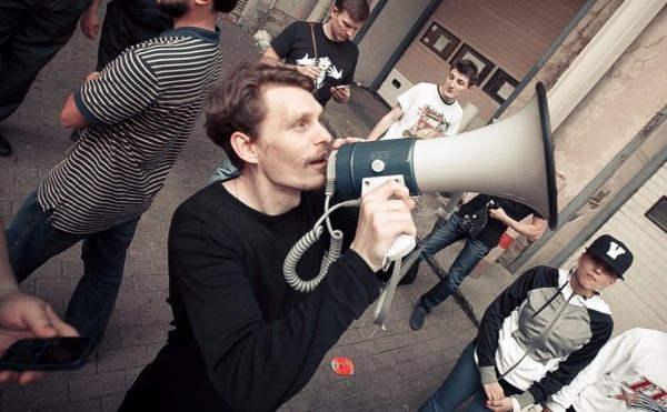 Клипмейкер Александр Маков о том, как можно «видеть» музыку, необычных идеях и съемках видео на смартфон