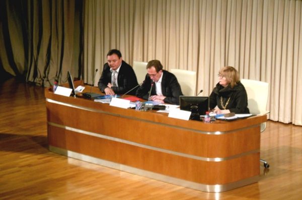 Префект Зеленограда ответил на вопросы жителей округа по программе реновации жилищного фонда