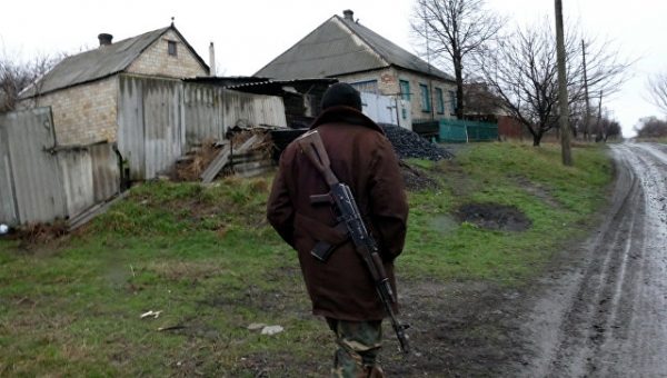 Ополченцы соблюдают перемирие на луганском направлении, заявили силовики