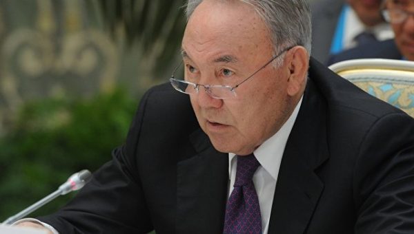 Назарбаев поручил перевести казахский алфавит на латиницу