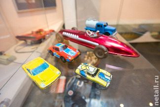 
                    Игрушки из детства          