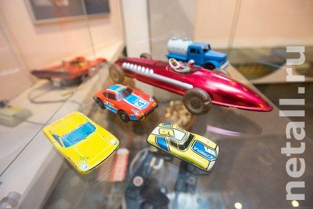 
                    Игрушки из детства          