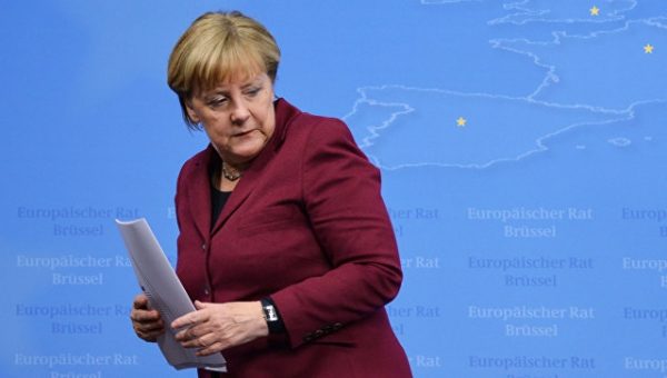 Партия Меркель обгоняет СДПГ Шульца на 10%, показал опрос